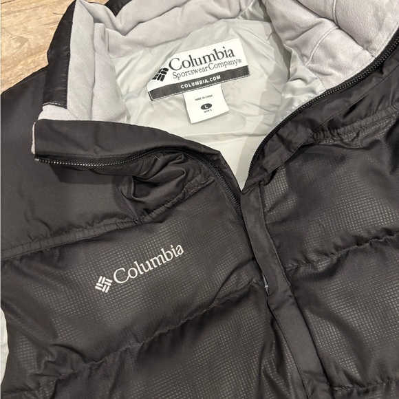 Columbia Men’s Black Puffer Vest Size Large 60% Down 40% Feathers - Picture 2 of 10